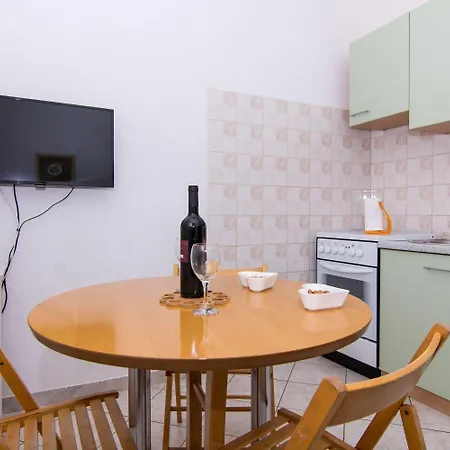 Apartments Ivica - Garden Terrace Slatine Exterior photo