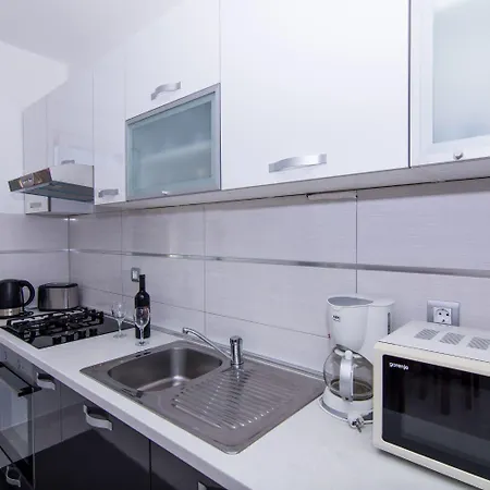 Apartments Ivica - Garden Terrace Slatine Exterior photo