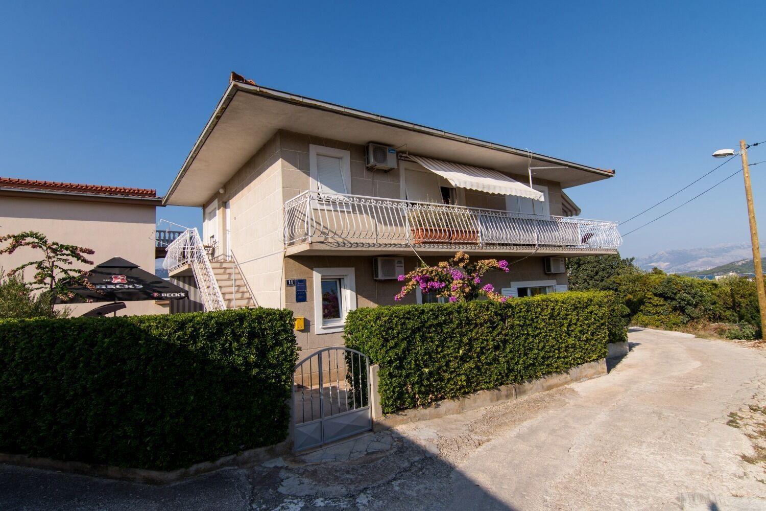 Ivica - Garden Terrace Apartman *