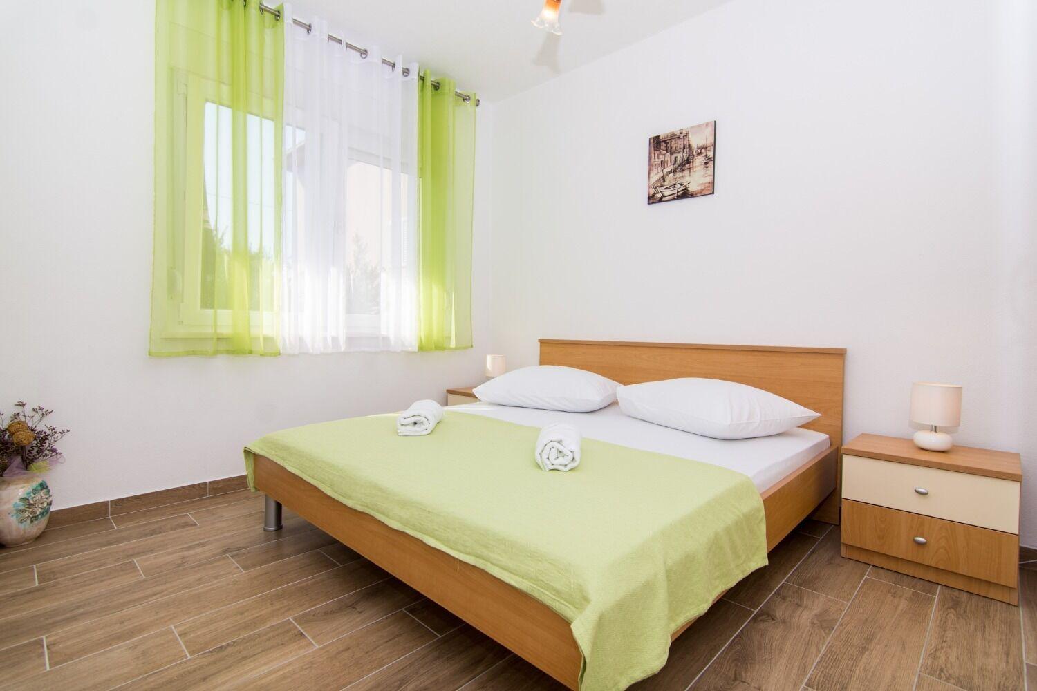 Ivica - Garden Terrace Apartman Slatine